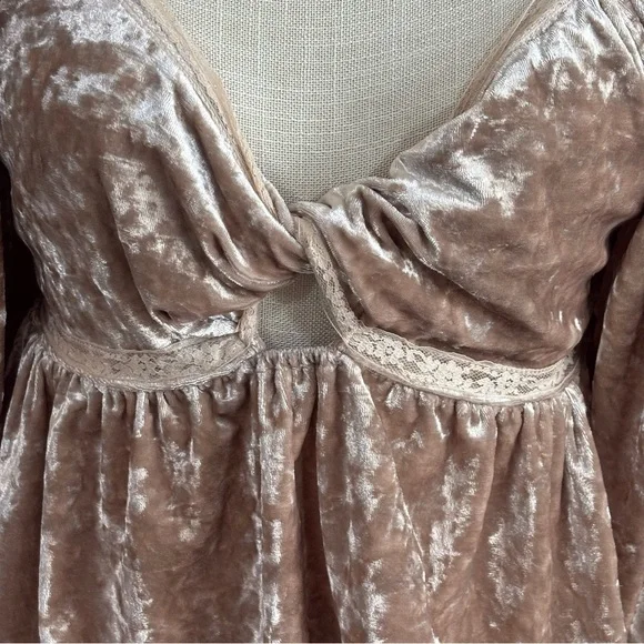 Entro Champagne Crushed Velvet Ruffle Twist Babydoll Top Size M Pleated Peplum - Picture 2 of 11